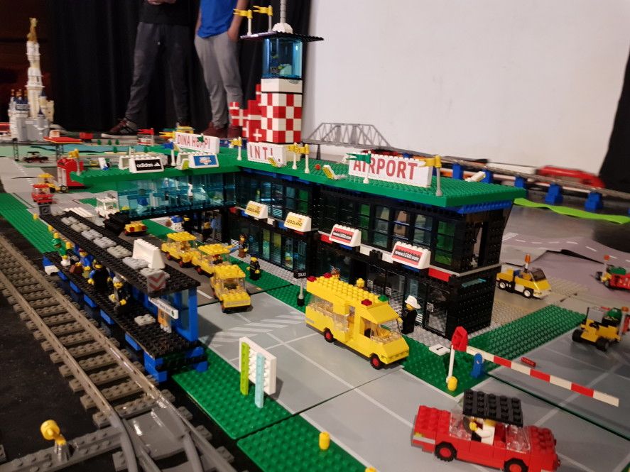 La primera muestra ‘Legos y Leles’ llega a Funes